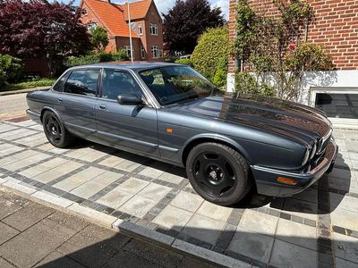 Grå Brugt 1998 Jaguar XJ8 Executive Sedan | 100.000 kr.