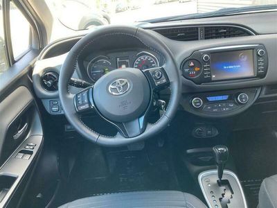 brugt Toyota Yaris Hybrid 1,5 Hybrid E-CVT 100HK 5d Trinl. Gear A+++ Bliv ringet opSkriv til os