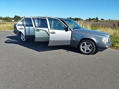 Brugt 1990 Mercedes E280 Sedan | 270.000 kr.