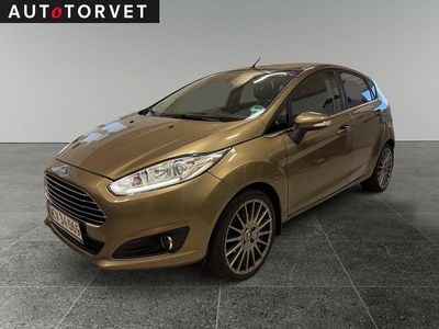 Champagnemetal Brugt 2014 Ford Fiesta Titanium Hatchback | 42.700 kr. (God pris)