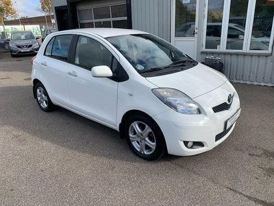 Hvid Brugt 2010 Toyota Yaris T2 Hatchback | 49.900 kr. (Fair pris)