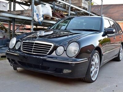 Brugt 2001 Mercedes E220 Elegance Sedan | 13.000 kr.