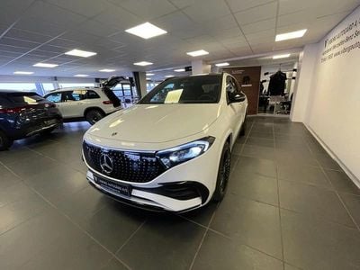 Hvid Brugt 2025 Mercedes EQA250 AMG line SUV | 369.900 kr.