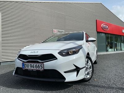Deluxe white Brugt 2023 Kia Ceed Sportswagon Stationcar | 234.900 kr. (Lidt for dyr)