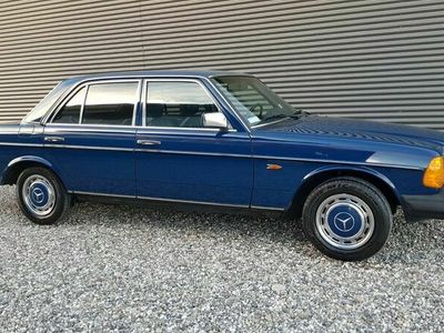brugt Mercedes 200 300 (W123) 240 D Automatic
