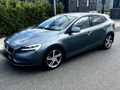 Grå Brugt 2016 Volvo V40 Momentum Stationcar | 139.900 kr. (Fair pris)