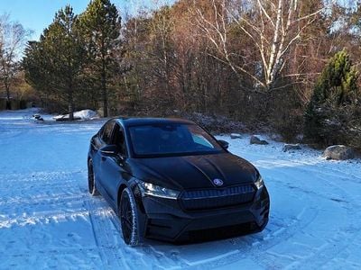 Sort Brugt 2023 Skoda Enyaq iV RS SUV | 346.800 kr. (Fair pris)