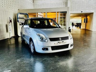 Sølvmetal Brugt 2005 Suzuki Swift GL Hatchback | 19.900 kr. (Super pris)
