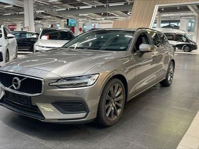 Gråmetal Brugt 2019 Volvo V60 Momentum Stationcar | 274.900 kr. (Fair pris)