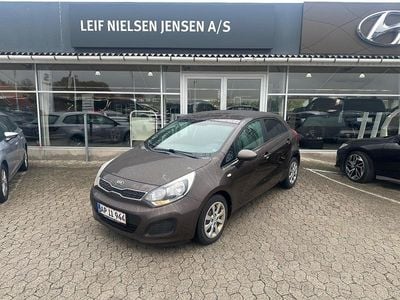 Brunmetal Brugt 2014 Kia Rio FIFA World Cup Edition Hatchback | 21.500 kr. (Super pris)