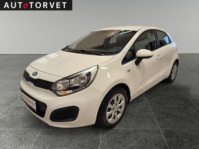 Hvid Brugt 2013 Kia Rio Motion Hatchback | 44.700 kr. (Fair pris)