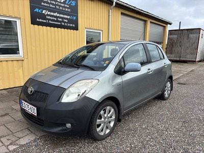 Gråmetal Brugt 2009 Toyota Yaris Luna Hatchback | 20.000 kr. (Fair pris)