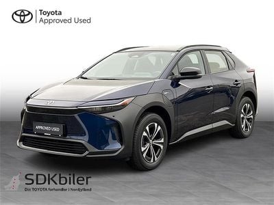 8s6 pacific blue Ny 2025 Toyota bZ4X Elegant SUV | 274.900 kr. (Fair pris)