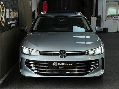 Sølvmetal Brugt 2024 VW Passat Elegance Stationcar | 464.900 kr.