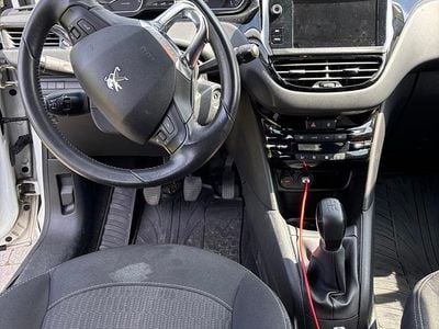 Hvid Brugt 2018 Peugeot 208 Active Hatchback | 57.500 kr. (God pris)