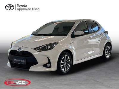 Hvid Brugt 2021 Toyota Yaris Hybrid H1 Hatchback | 169.900 kr. (God pris)