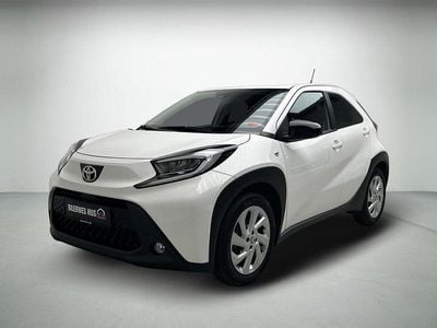 Hvid Brugt 2023 Toyota Aygo Active Hatchback | 154.980 kr. (Fair pris)
