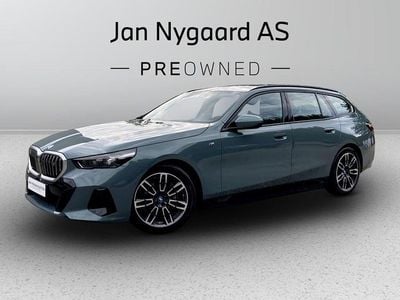 Grønmetal Brugt 2024 BMW i5 M Sport Sedan | 599.000 kr. (Fair pris)