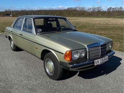 Brugt Mercedes 200 123 HK (90 kW) 1982 Sedan