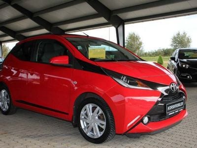 Rød Brugt 2015 Toyota Aygo X-wave Sky Hatchback | 64.800 kr. (Lidt for dyr)