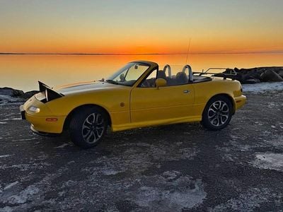 Brugt Mazda MX5 90 HK (66 kW) 1995 Gul Cabriolet