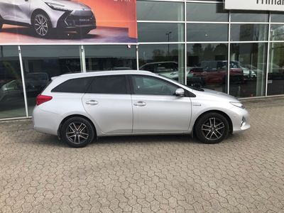 brugt Toyota Auris Touring Sports 1,8 VVT-I Hybrid H2 Premium E-CVT 136HK Stc Aut. A++