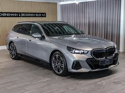 Sølvmetal Brugt 2025 BMW i5 M Sport Stationcar | 649.900 kr. (Dyr)