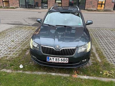 Grå Brugt 2015 Skoda Superb Elegance Stationcar | 129.900 kr.