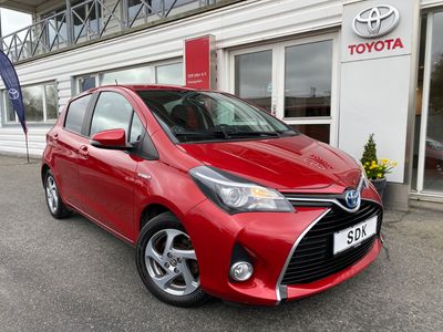 brugt Toyota Yaris Hybrid 1,5 Hybrid Premium E-CVT 100HK 5d Trinl. Gear