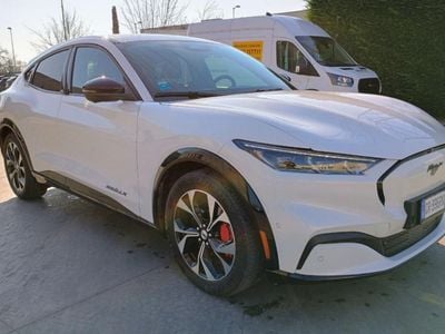 Hvid Brugt 2023 Ford Mustang Mach-E Extended Range SUV | 309.500 kr. (Super pris)