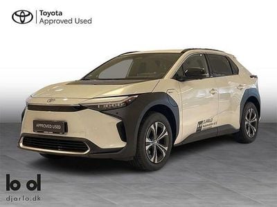 Platinum pearl white Brugt 2024 Toyota bZ4X Executive SUV | 299.900 kr. (Fair pris)