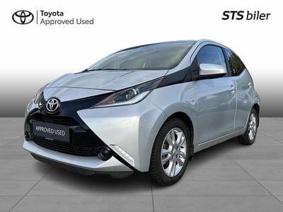 Silver m.m. Brugt 2017 Toyota Aygo X-play Hatchback | 69.900 kr. (God pris)