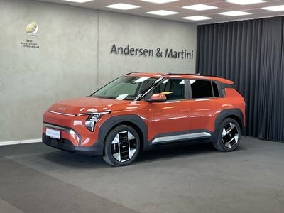 Terra cotta Ny 2025 Kia EV3 2 SUV | 335.998 kr. (Fair pris)