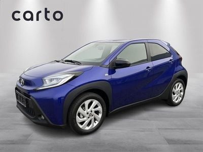 Juniper blue Ny 2025 Toyota Aygo Active Hatchback | 164.980 kr. (Fair pris)