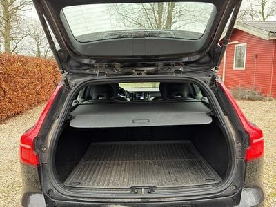 Sort Brugt 2020 Volvo V60 R-Design Stationcar | 245.000 kr. (Fair pris)