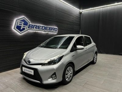 Sølvmetal Brugt 2013 Toyota Yaris Hybrid H1 Hatchback | 34.500 kr.