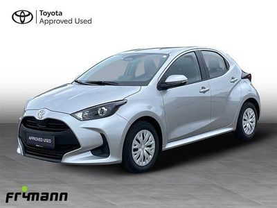 Flame red Brugt 2024 Toyota Yaris Hybrid Executive Hatchback | 209.990 kr.
