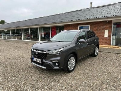 Titan dark gray Ny 2025 Suzuki SX4 S-Cross Active SUV | 275.900 kr. (Dyr)