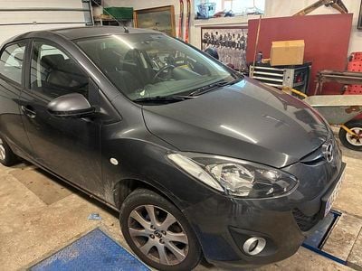 Grå Brugt 2013 Mazda 2 Edition Hatchback | 59.900 kr. (Lidt for dyr)