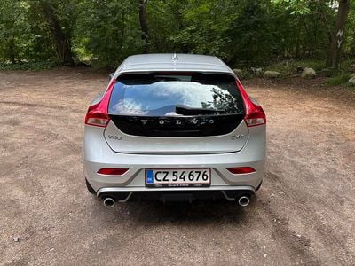Grå Brugt 2018 Volvo V40 R-Design Stationcar | 169.900 kr. (Dyr)