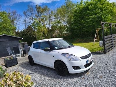 Hvid Brugt 2013 Suzuki Swift Style Hatchback | 45.000 kr. (God pris)