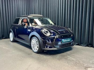 Enigmatic black Brugt 2023 Mini Cooper SE Hatchback | 194.900 kr. (Dyr)