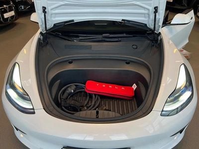 Hvidmetal Brugt 2022 Tesla Model 3 Standard Range Sedan | 219.900 kr. (Fair pris)