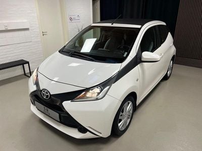 Hvid Brugt 2017 Toyota Aygo x-sky Hatchback | 39.800 kr. (God pris)