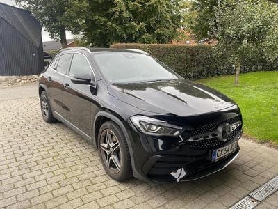 Farve ……………………………………………………………………. sortmetal Brugt 2020 Mercedes GLA200 AMG line SUV | 299.900 kr. (Super pris)