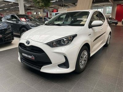 Hvid Brugt 2021 Toyota Yaris Hybrid H1 Hatchback | 159.980 kr. (Super pris)