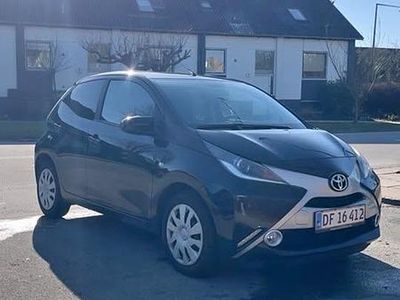 Brugt Toyota Aygo 69 HK (50 kW) 2015 Sort Hatchback