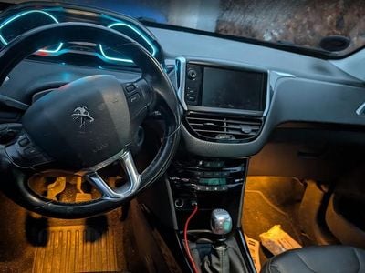 Brugt Peugeot 2008 Allure Sky 100 HK (73 kW) 2019 Hvid SUV