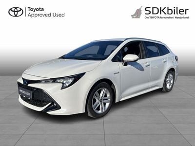 070 pearl white Brugt 2021 Toyota Corolla H3 Smart Stationcar | 199.900 kr. (Fair pris)