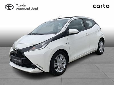 Hvid Brugt 2017 Toyota Aygo x-sky Hatchback | 64.900 kr. (Lidt for dyr)